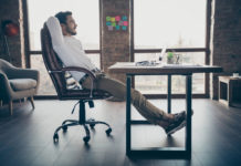 Oživte svoju kanceláriu a zároveň si zaistite zdravé sedenie kvalitnou kancelárskou stoličkou